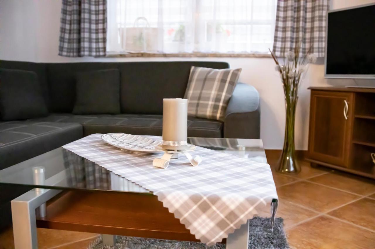 Tatrzanskie Spanie Pokoje Goscinne Poronin Exteriör bild