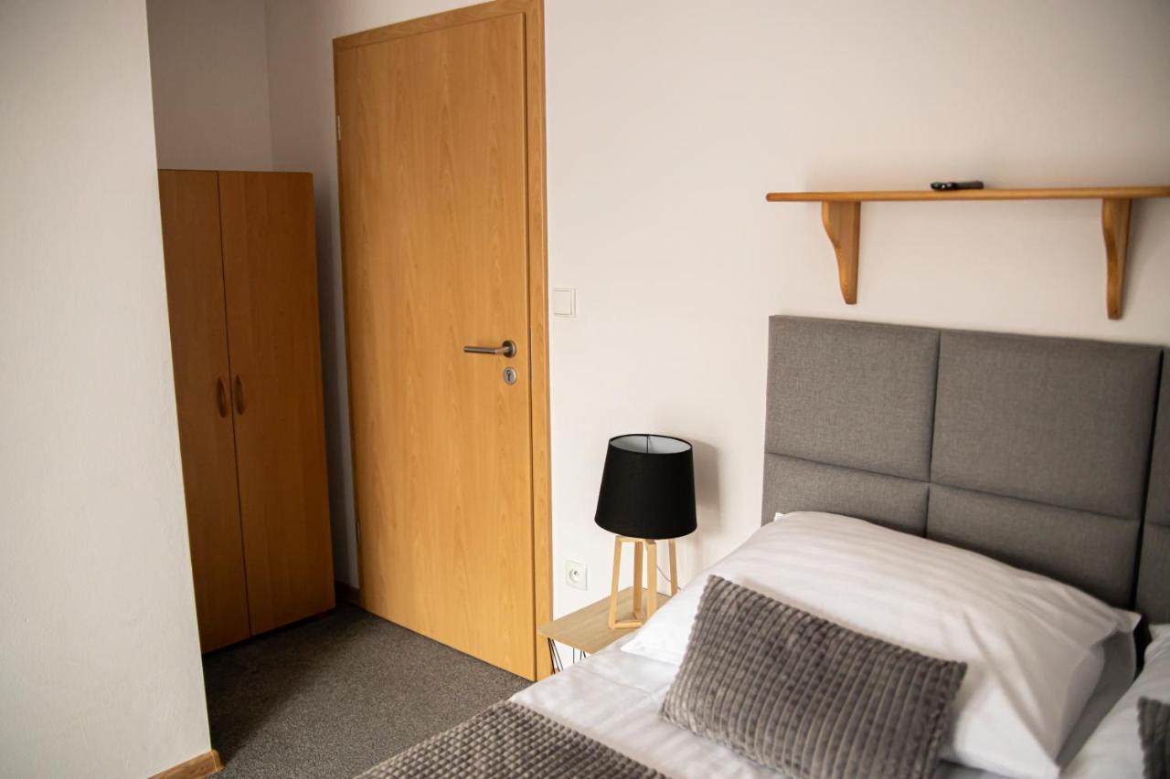 Tatrzanskie Spanie Pokoje Goscinne Poronin Exteriör bild
